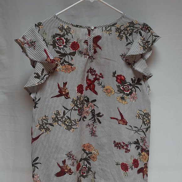 Ruffle sleeve Top/blouse - Picture 8 of 9